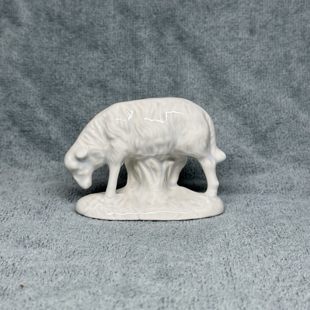 Atlantic Mold Sheep Lamb Laying Nativity Figure White Glaze Ceramic Christmas